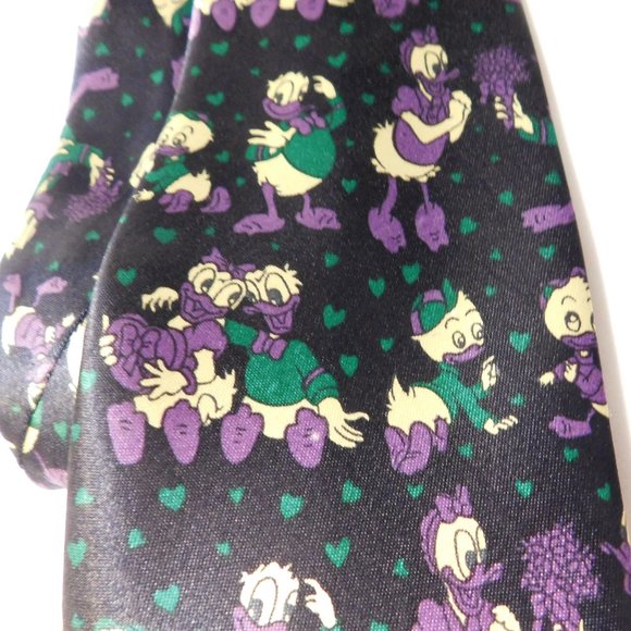 Donald Duck and Daisy Duke Tie - Picture 2 of 5